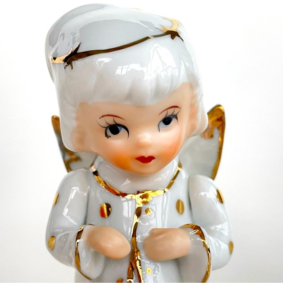 A Set of Three Vintage Porcelain Angel Figurines - Picture 12 of 16